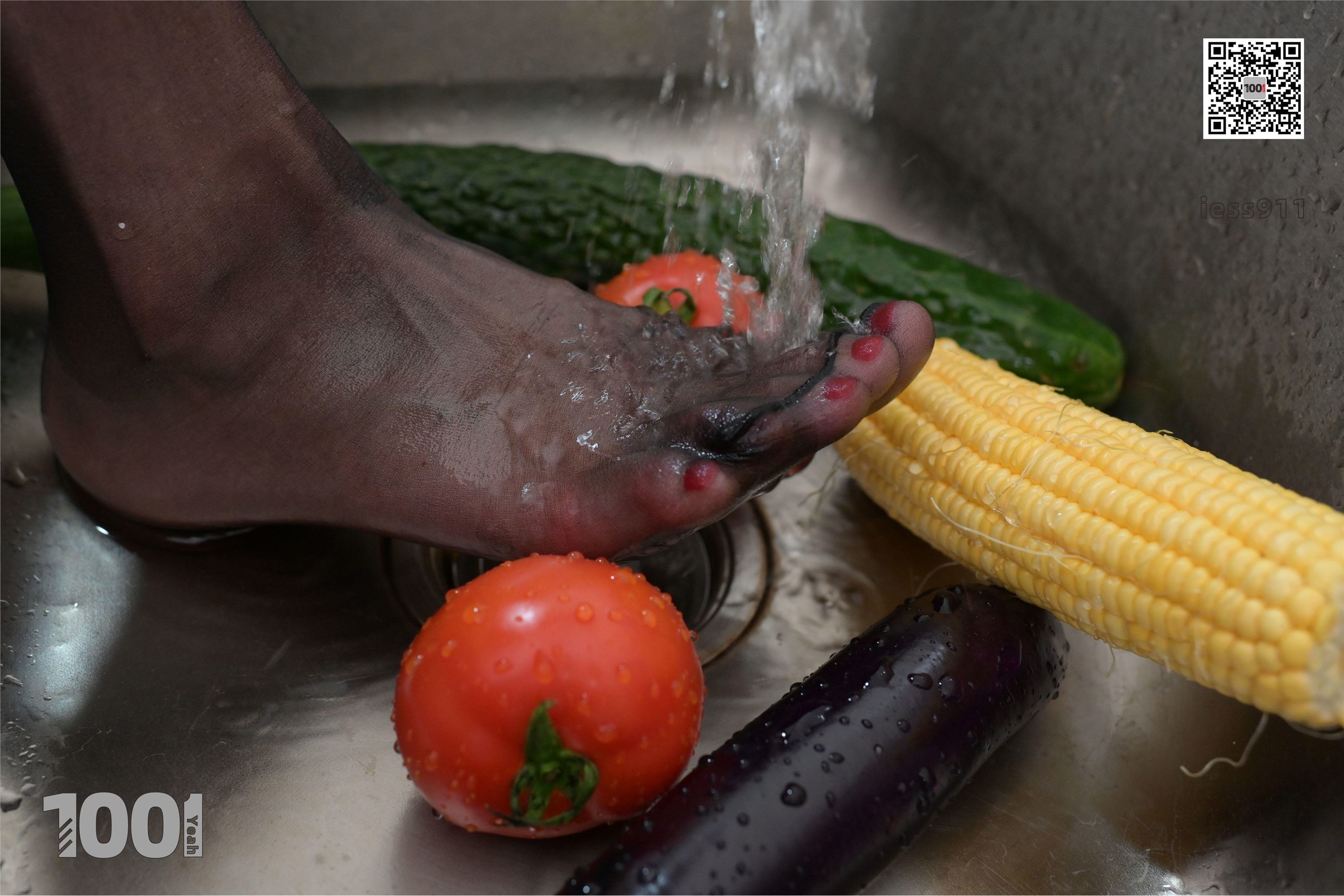 IESS异思趣向  一千零一夜 模特：Lucy《厨房里的妻子2》